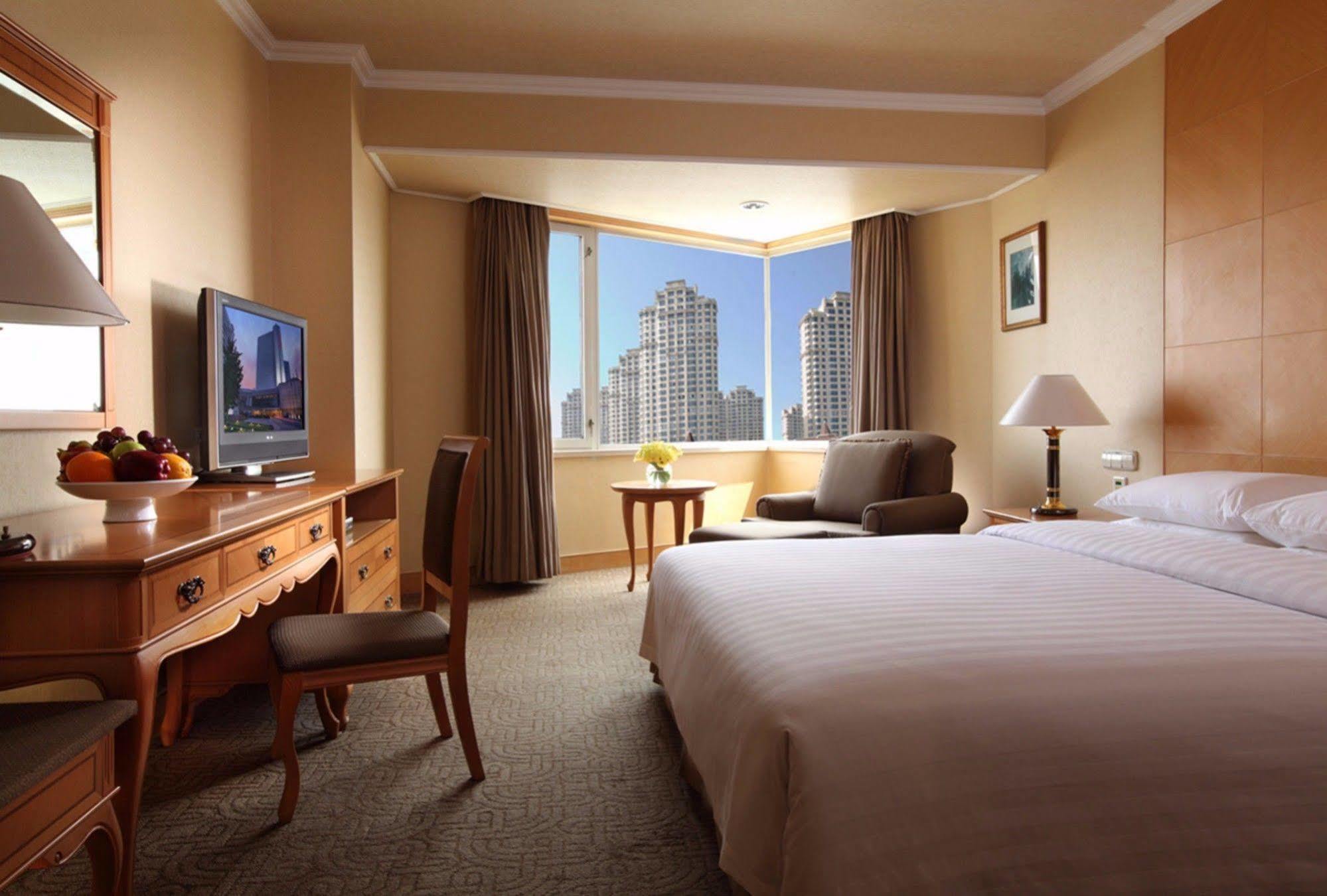 Beijing New Century Hotel Extérieur photo